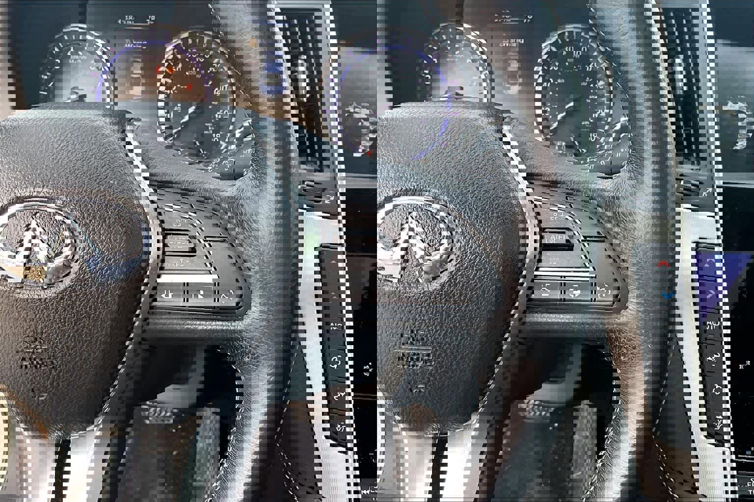 Used 2017 INFINITI Q60 w/ Cargo Package image 22