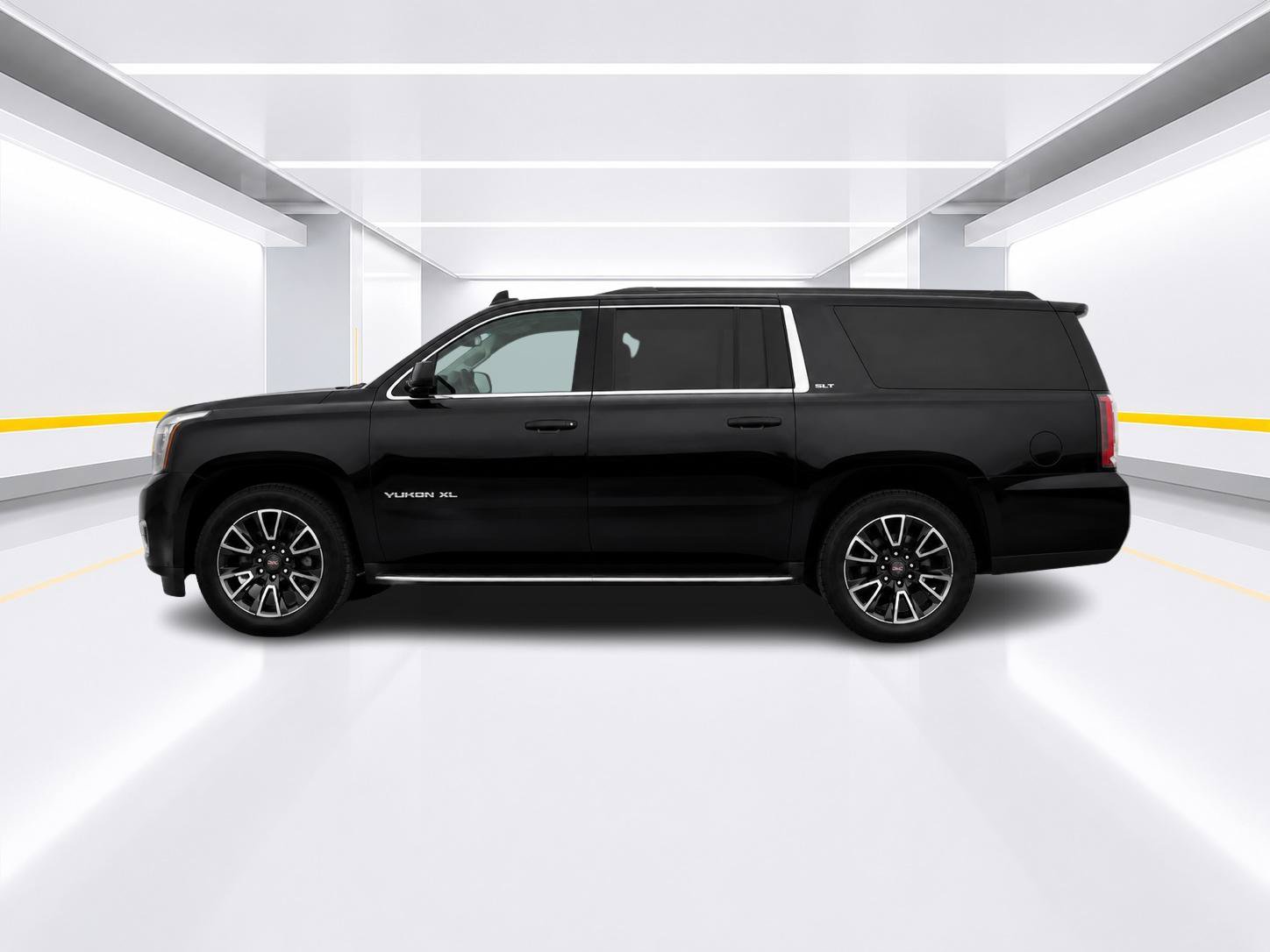 Used 2017 GMC Yukon XL SLT RWD image 2