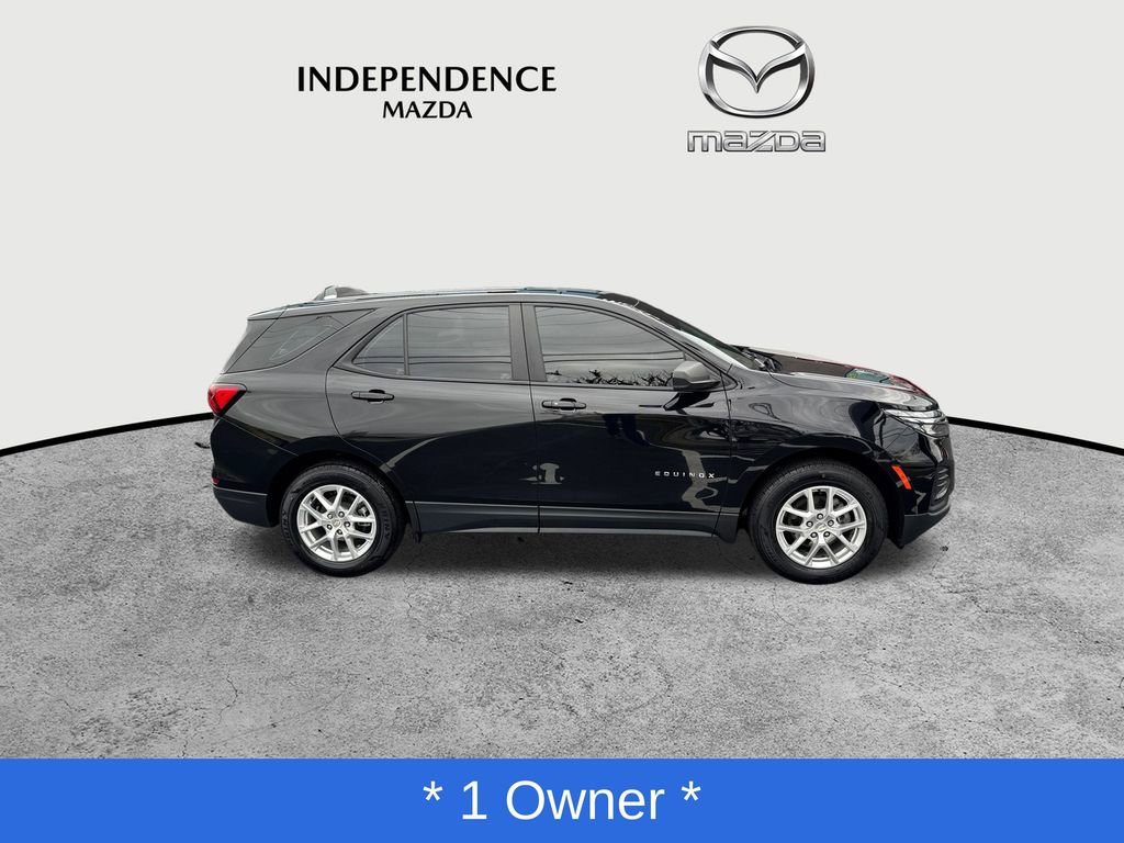 Used 2023 Chevrolet Equinox LS image 2