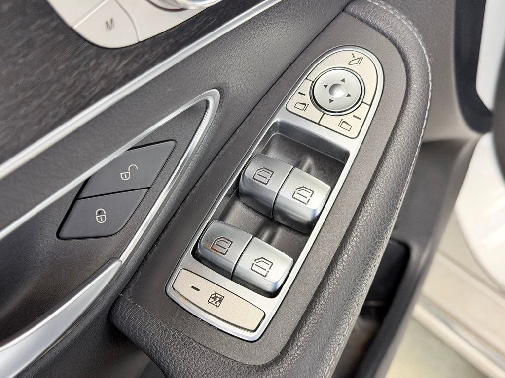 Used 2020 Mercedes-Benz C 300 Sedan image 11
