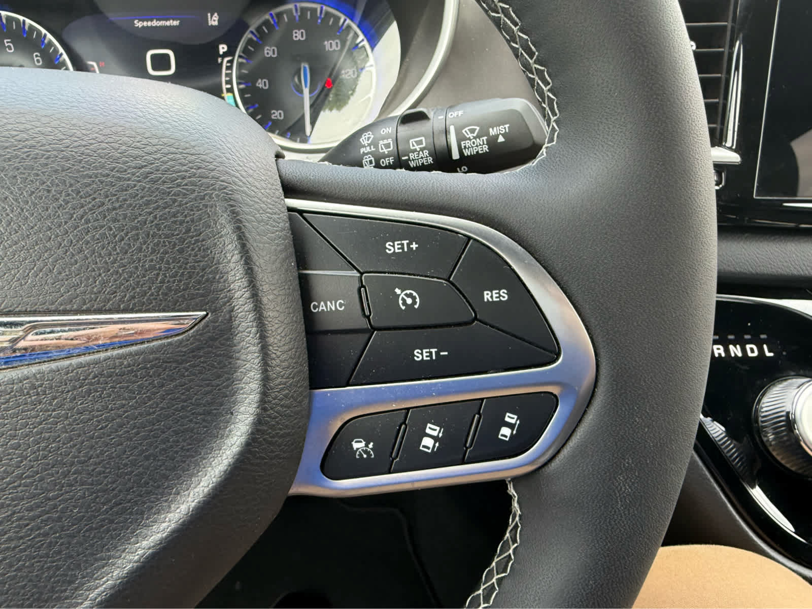 Used 2026 Chrysler Pacifica Select FWD image 19