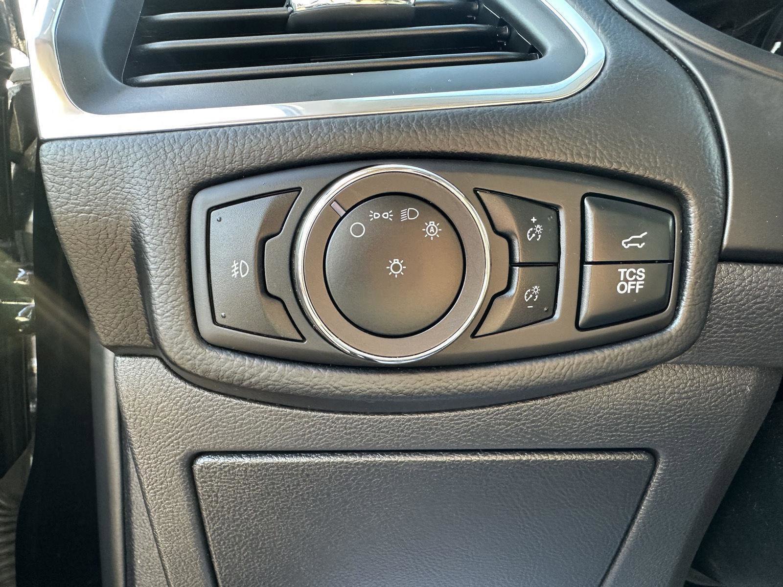 Used 2024 Ford Edge Titanium image 21