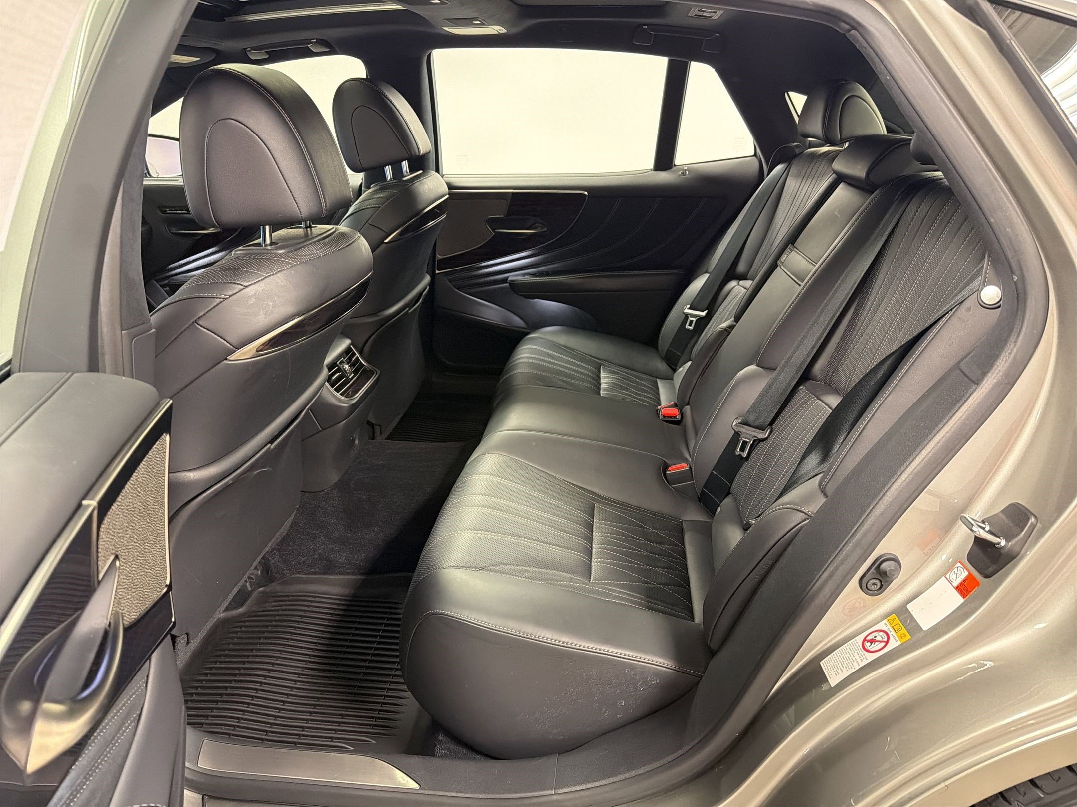 Used 2019 Lexus LS 500 w/ Interior Upgrade Package image 15