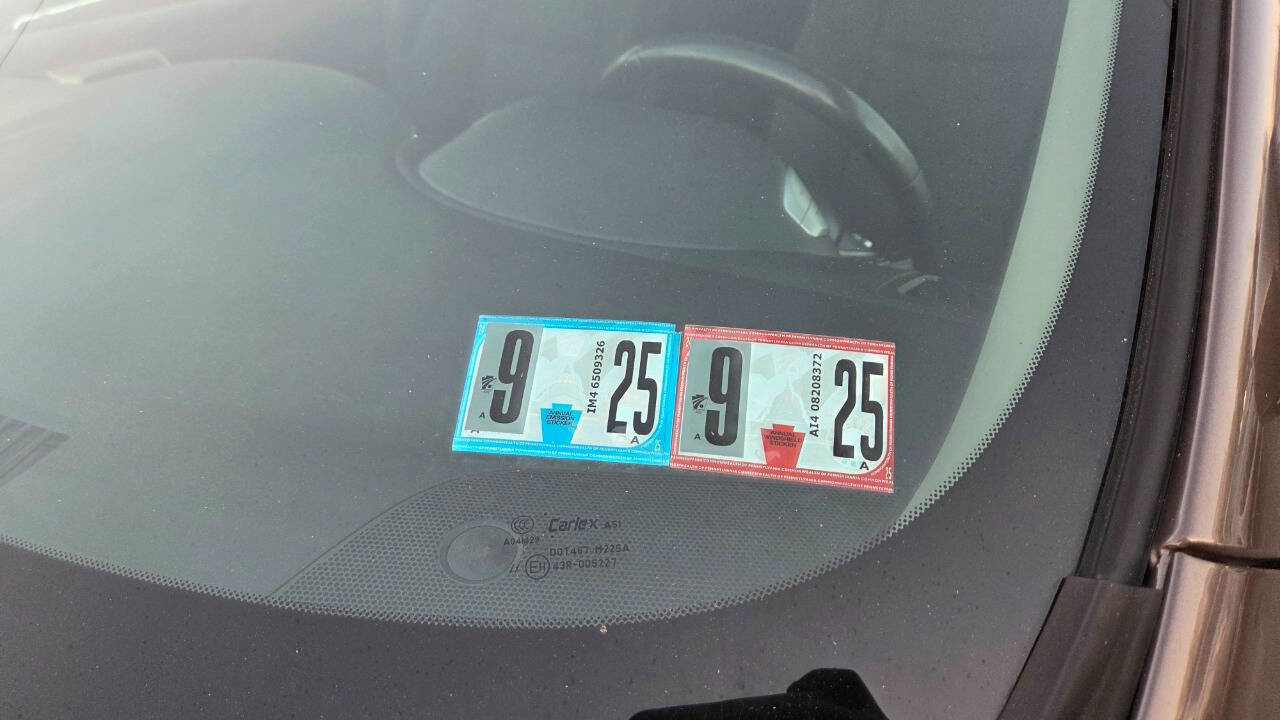 Used 2015 Nissan Pathfinder SV w/ Cargo Package image 22