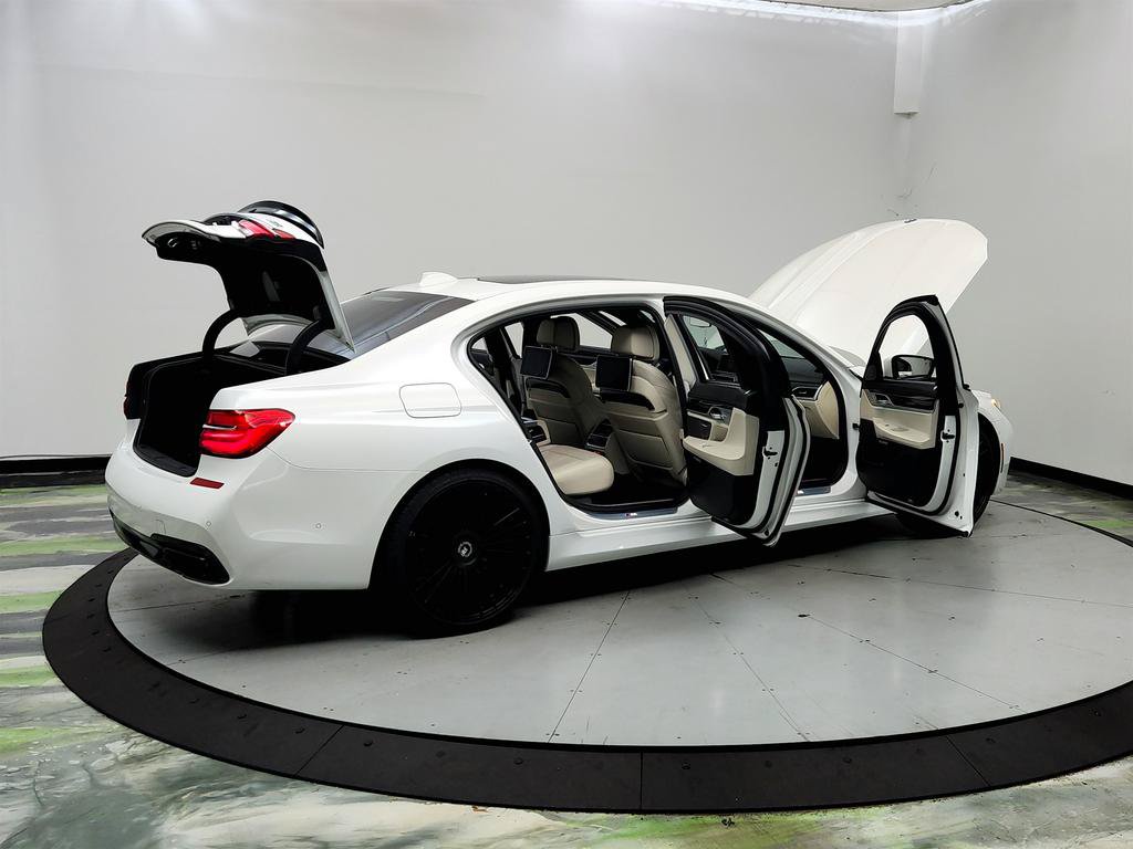Used 2017 BMW 750i xDrive AWD/4WD image 11