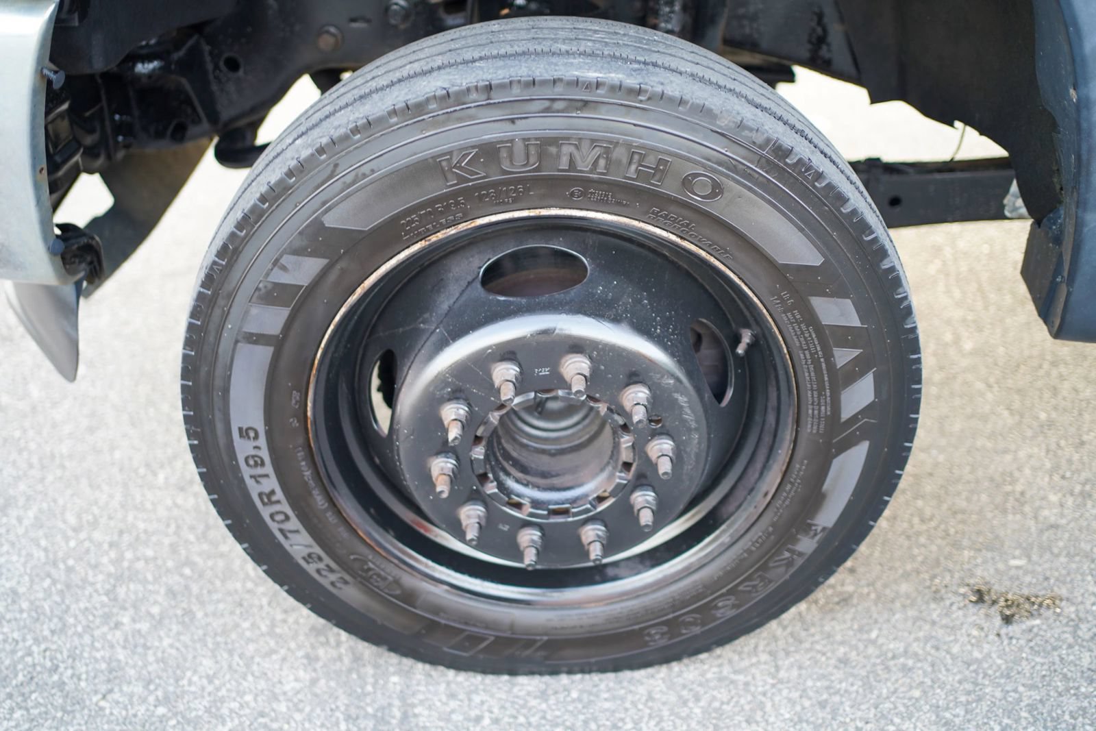 Used 2015 Ford F550 2WD Regular Cab Super Duty image 21
