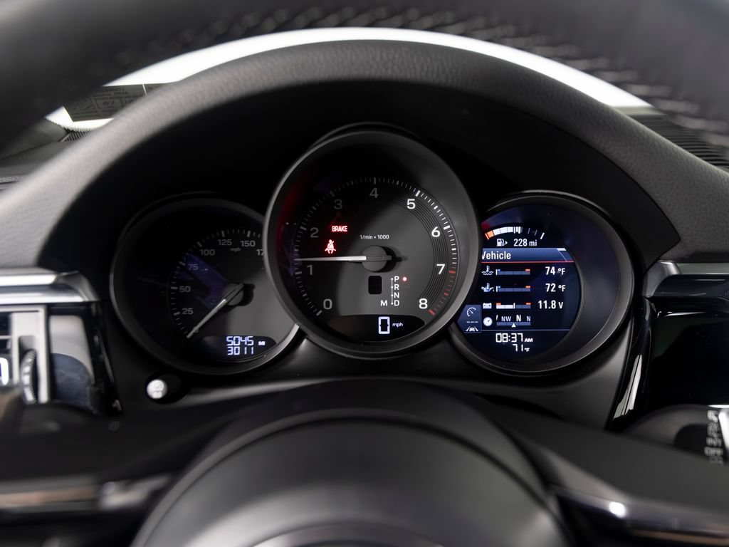 Certified 2026 Porsche Macan AWD/4WD image 23
