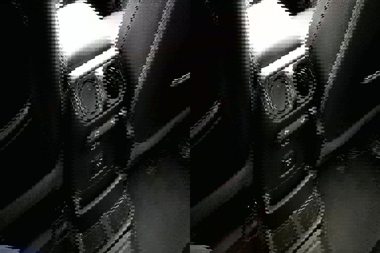 Used 2019 Jeep Wrangler Unlimited Sahara image 38