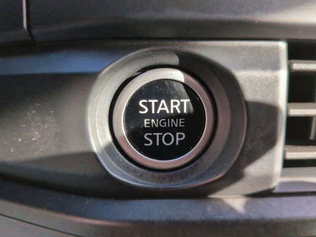 Used 2024 Nissan Pathfinder S image 16