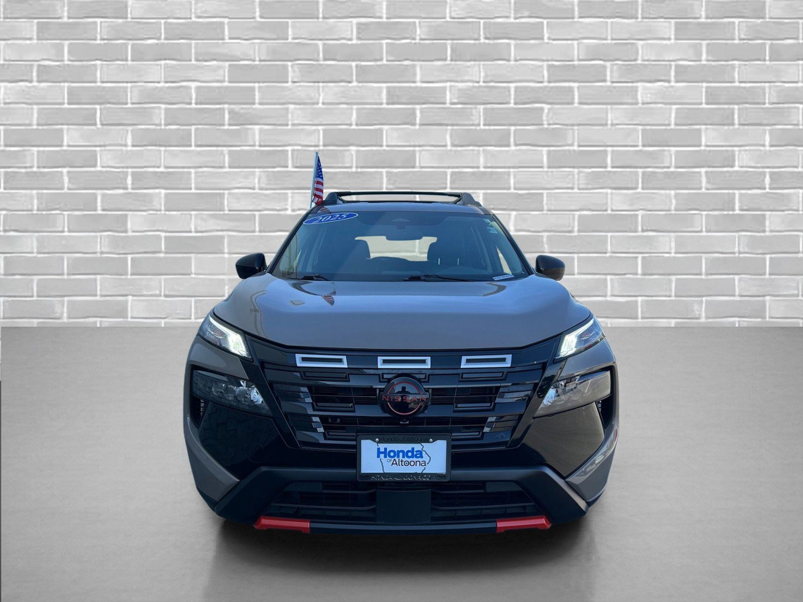 Used 2025 Nissan Rogue SV image 7