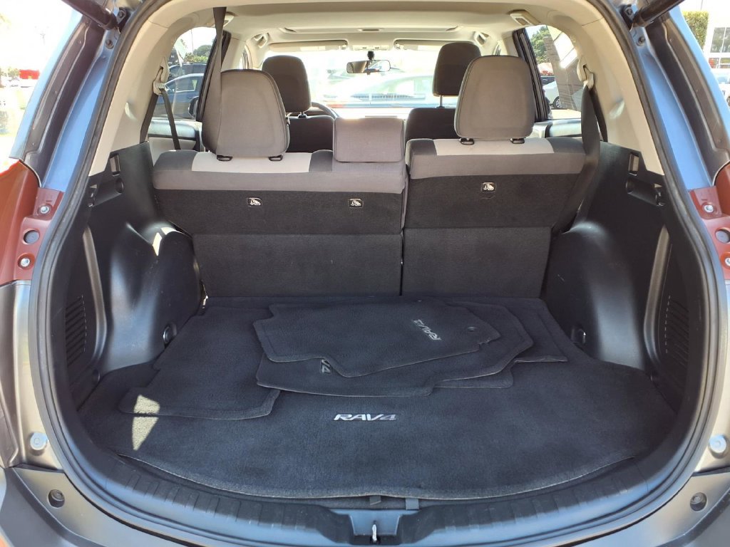 Used 2015 Toyota RAV4 XLE FWD image 8