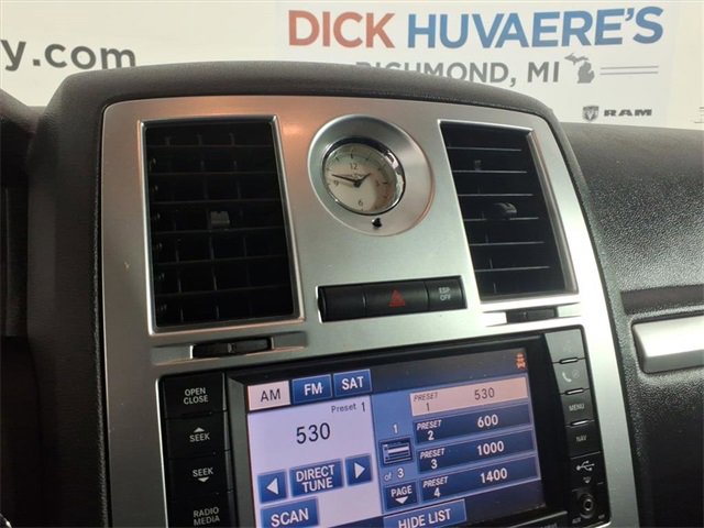 Used 2010 Chrysler 300 Touring image 17