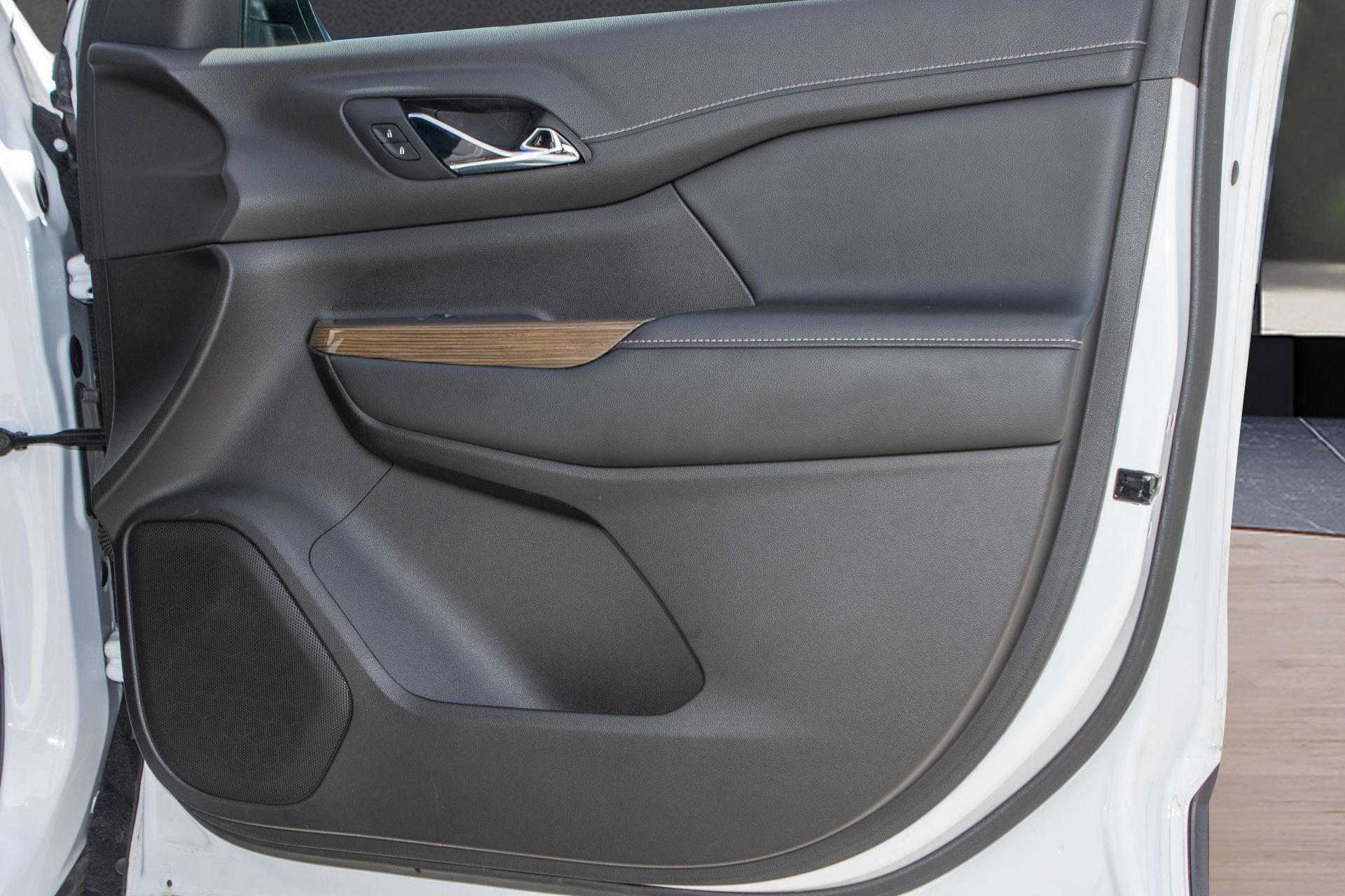 Used 2022 GMC Acadia SLE w/ Driver Convenience Package image 33