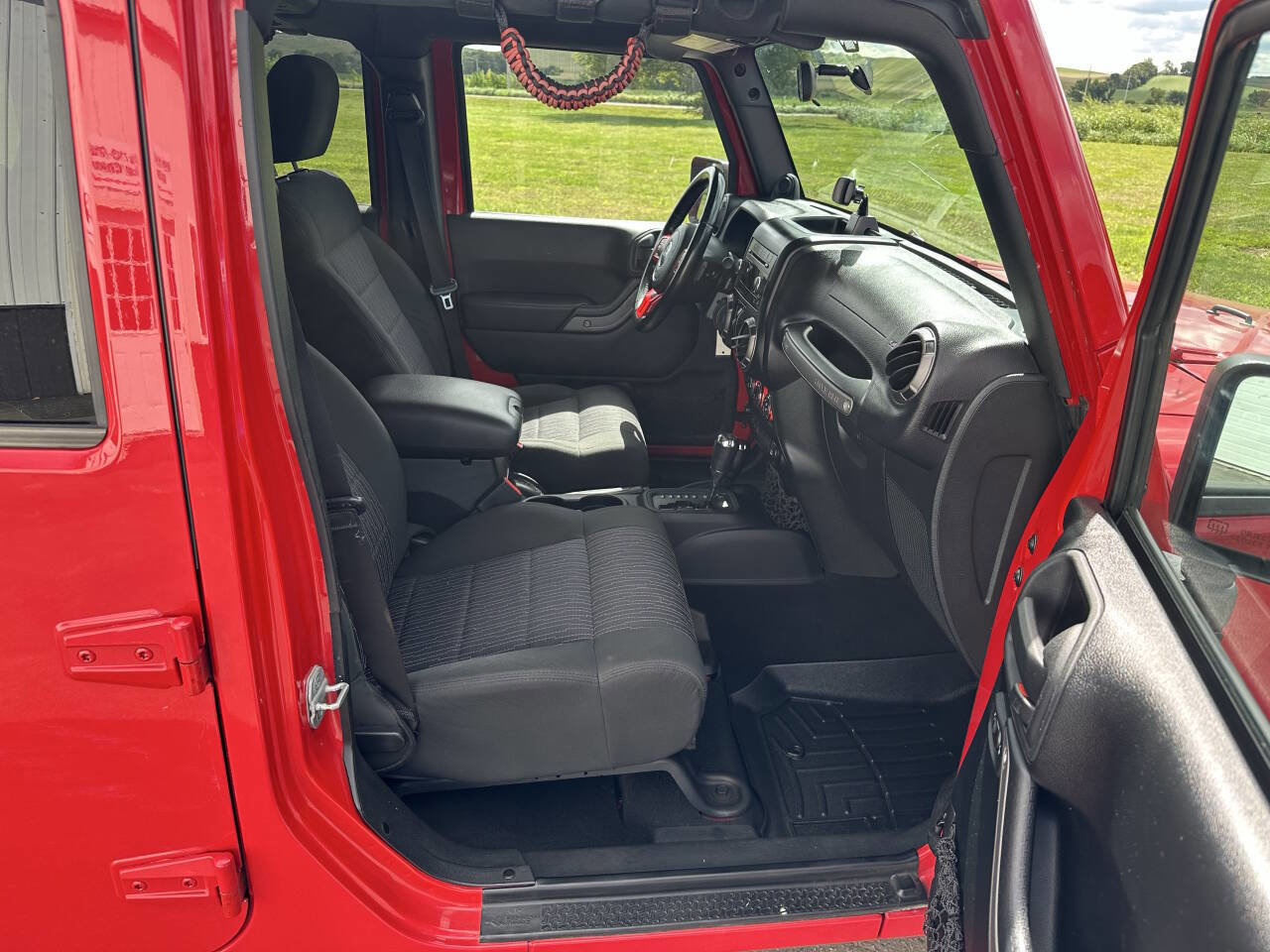 Used 2011 Jeep Wrangler Unlimited Sport image 18