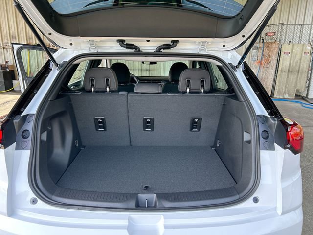 New 2027 Chevrolet Bolt LT w/ Comfort Package FWD image 23