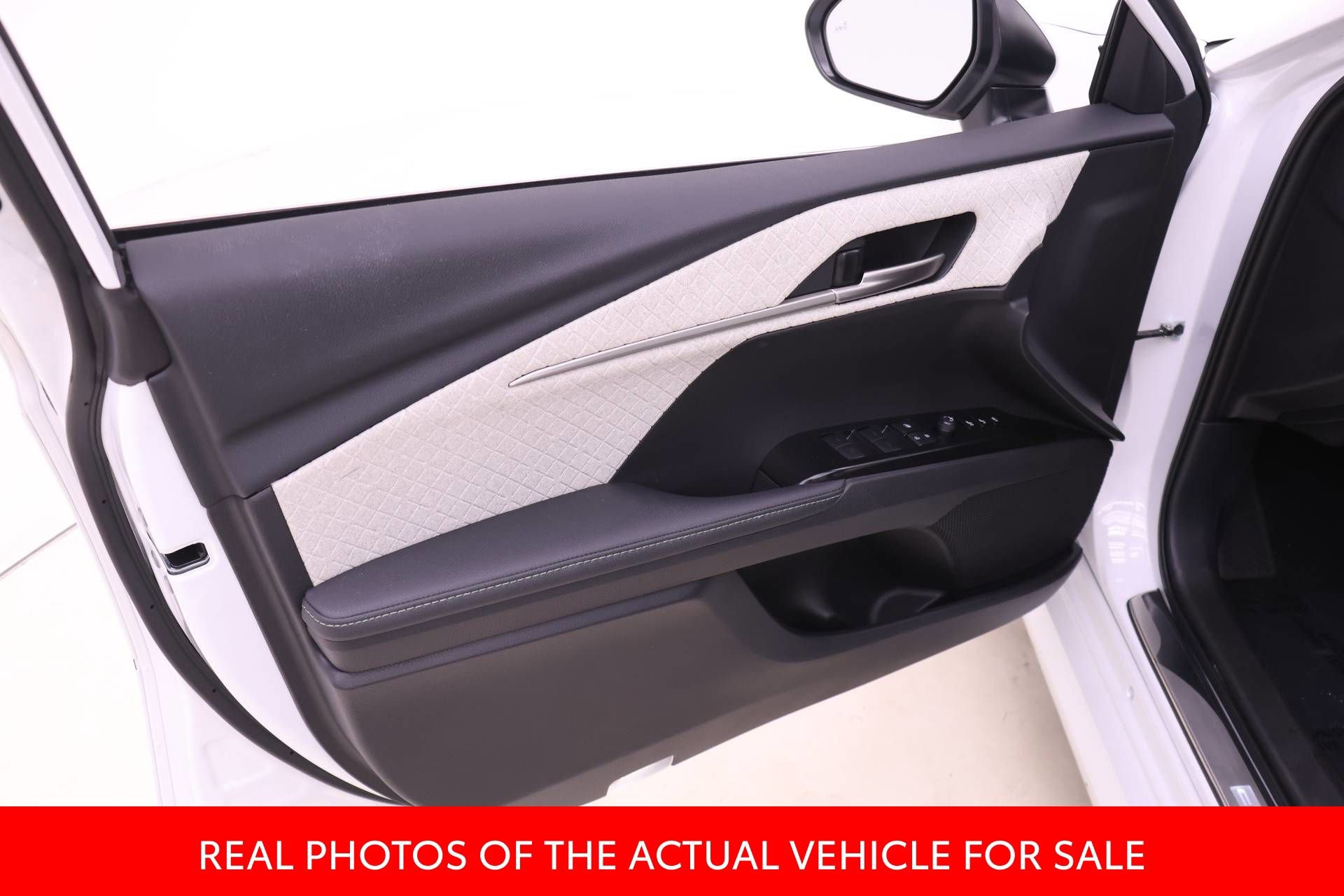 Certified 2025 Toyota Camry XLE w/ Premium Package image 9