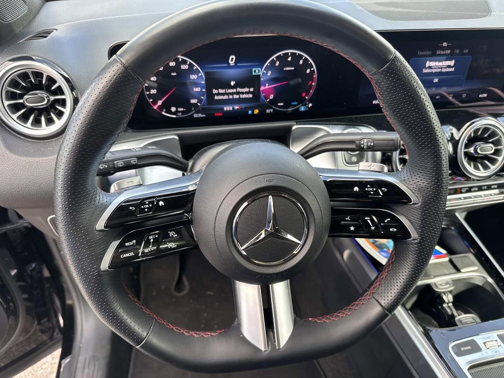 Used 2025 Mercedes-Benz GLB 250 image 22