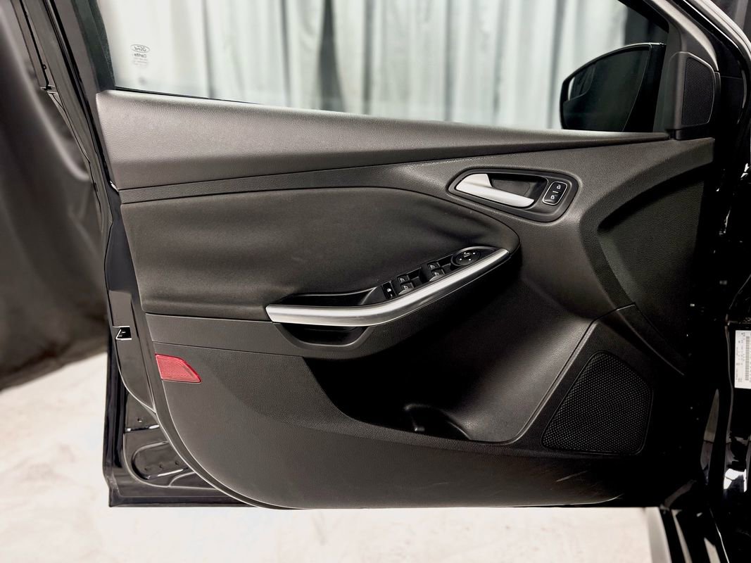 Used 2016 Ford Focus ST image 36