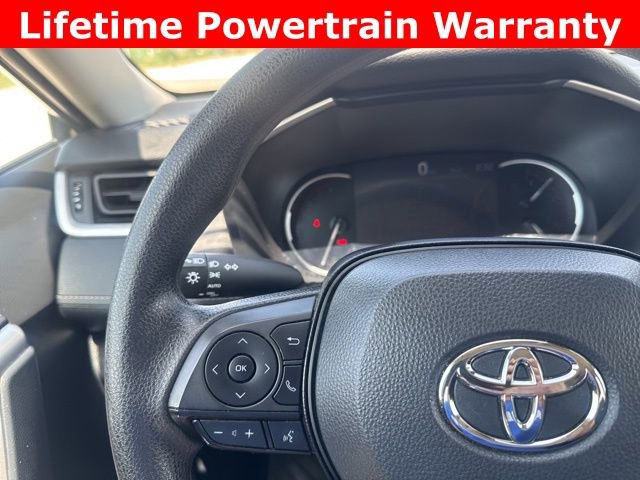 Used 2024 Toyota RAV4 XLE FWD image 12