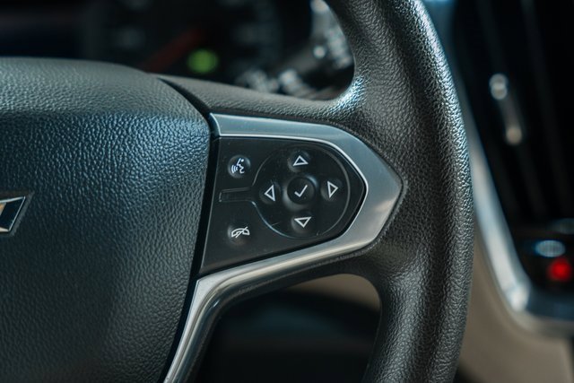 Used 2023 Chevrolet Traverse LS image 25