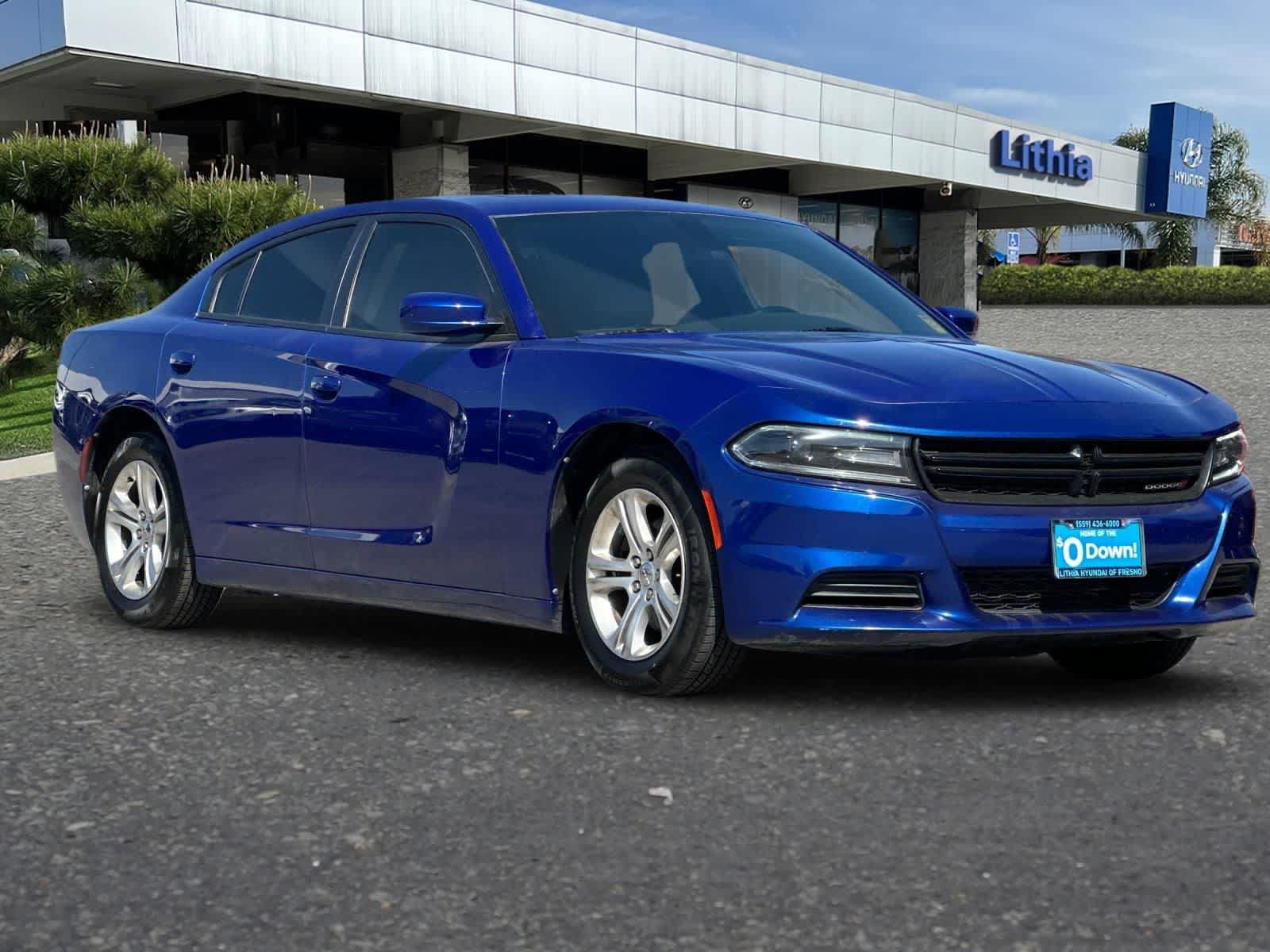 Used 2020 Dodge Charger SXT w/ Leather Interior Group RWD image 10