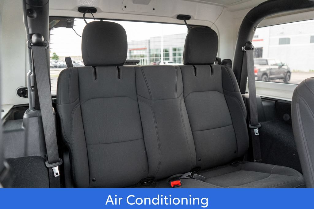 Used 2019 Jeep Wrangler Sport AWD/4WD image 12