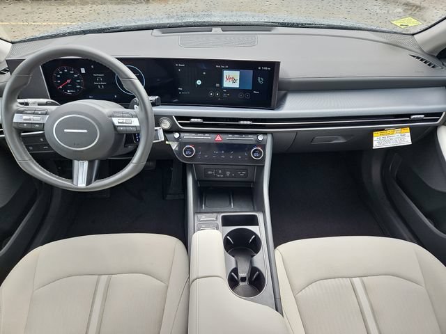 Used 2024 Hyundai Sonata SEL w/ Convenience Package FWD image 9