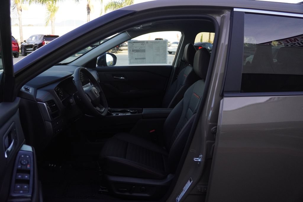 New 2026 Nissan Rogue SV w/ Rock Creek Premium Package AWD/4WD image 30