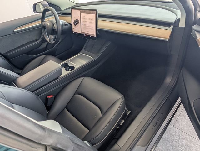 Used 2023 Tesla Model 3 Standard Range image 13