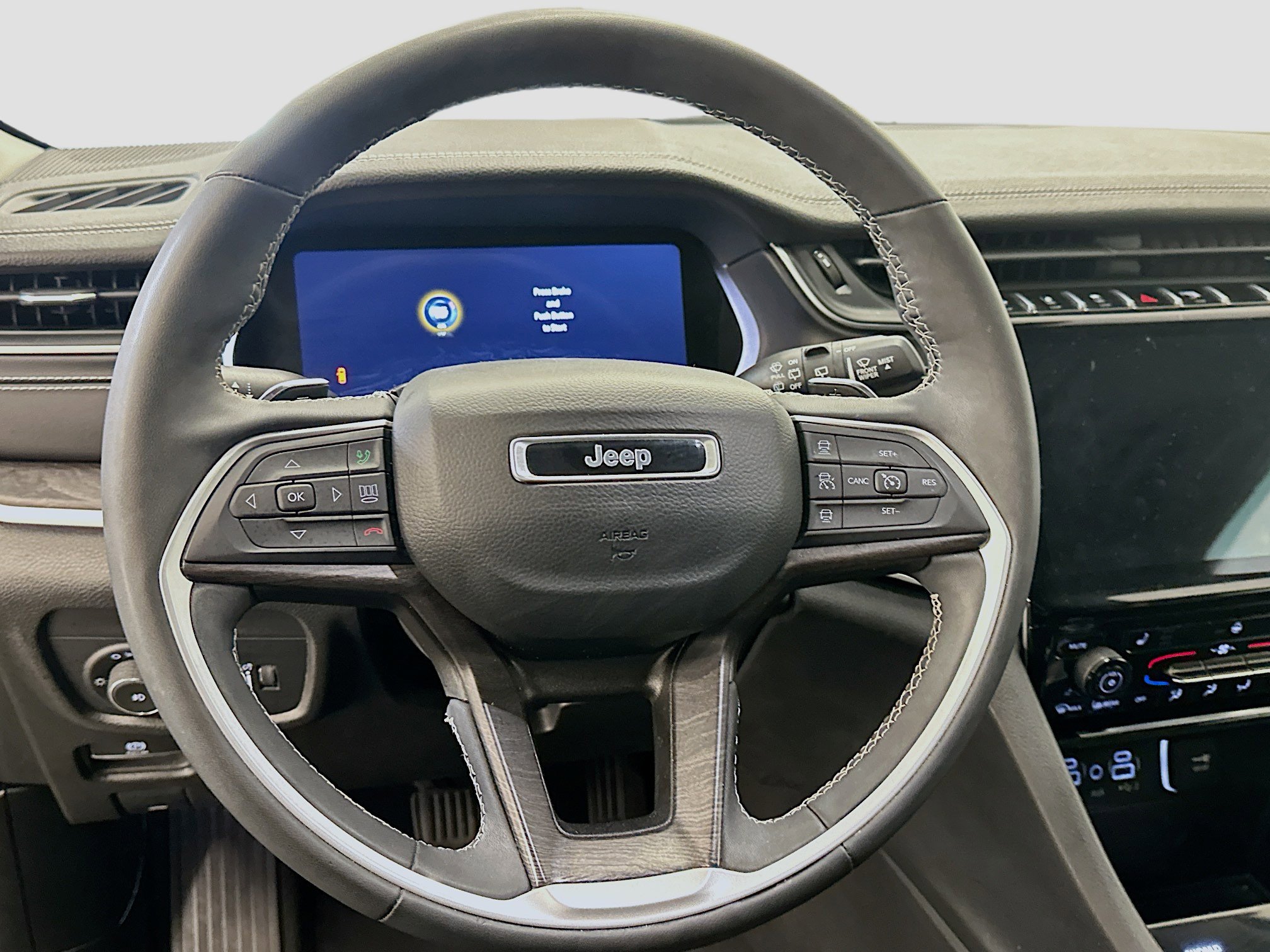 Used 2023 Jeep Grand Cherokee L Limited image 18