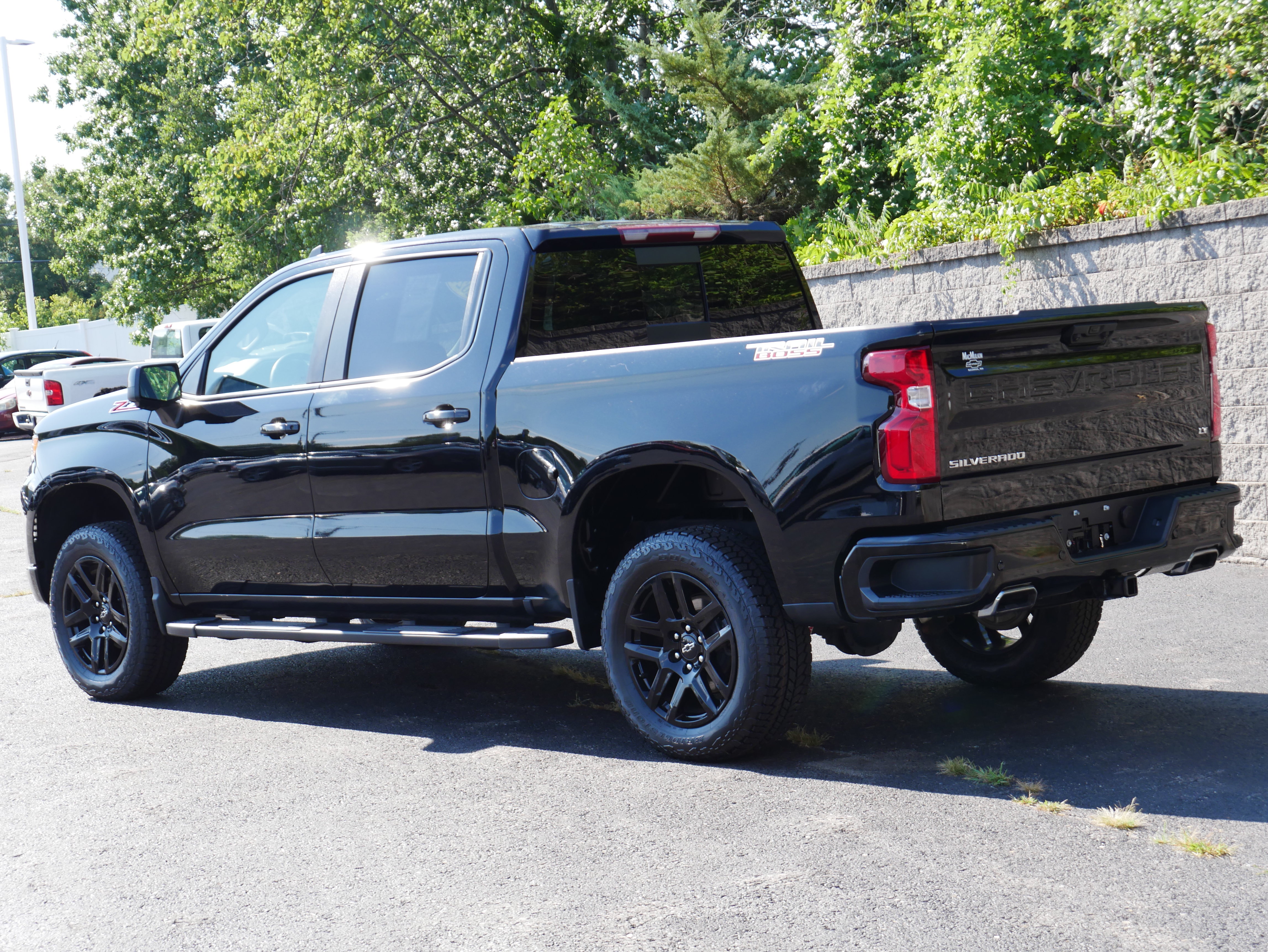 Certified 2024 Chevrolet Silverado 1500 LT Trail Boss w/ Convenience Package II AWD/4WD image 4