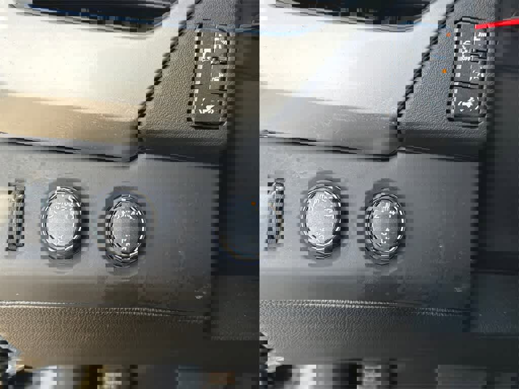 Used 2020 Chevrolet Tahoe LS w/ Enhanced Driver Alert Package image 28