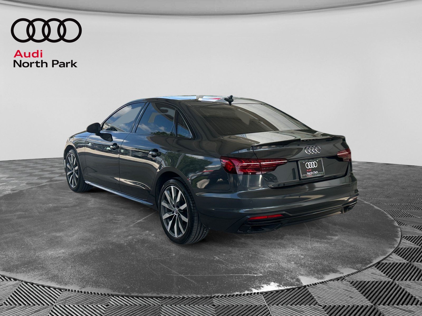 Used 2020 Audi A4 2.0T Premium Plus w/ Premium Plus Package FWD image 3