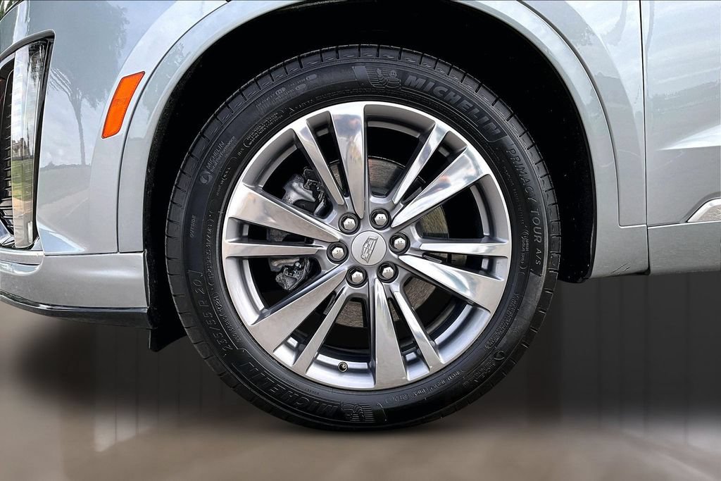 Certified 2025 Cadillac XT6 Premium Luxury AWD/4WD image 8