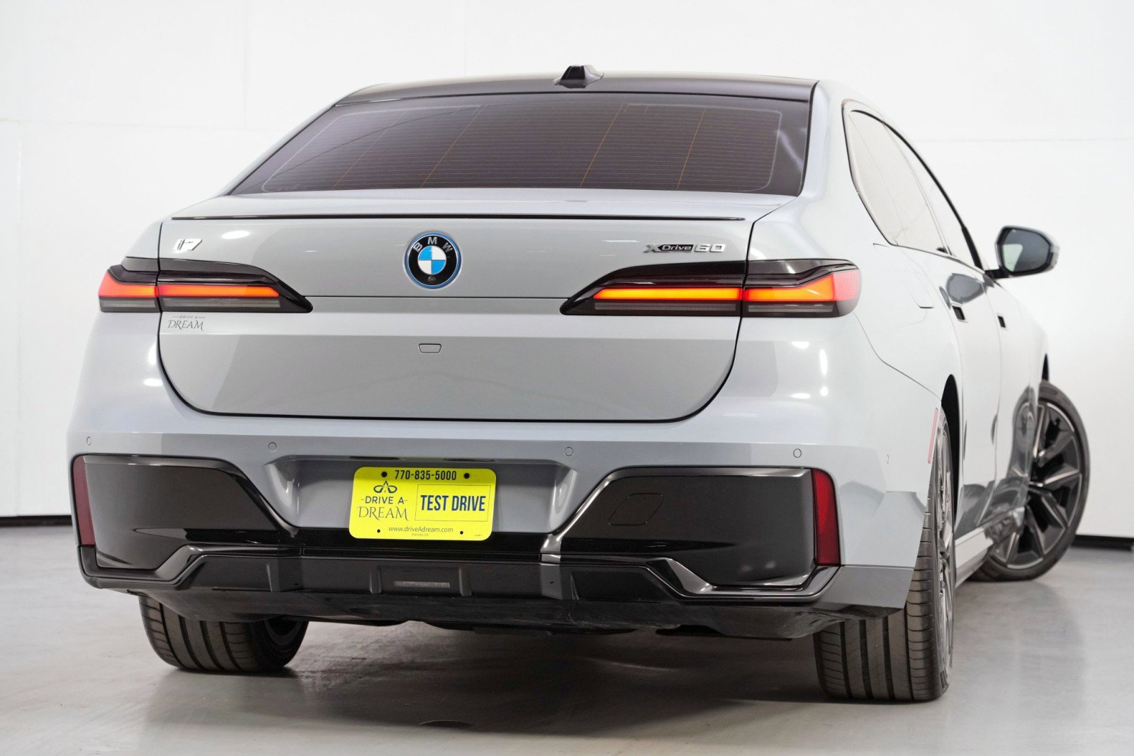 Used 2024 BMW i7 xDrive60 w/ Premium Package image 5