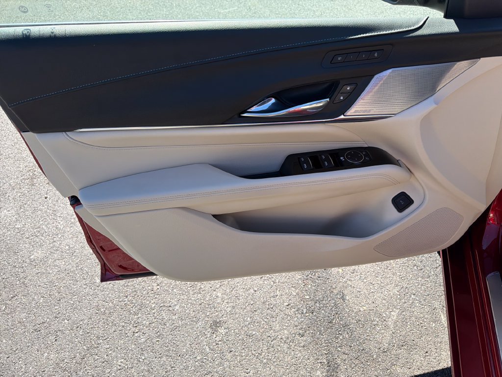 Certified 2023 Cadillac CT4 Premium Luxury AWD/4WD image 4