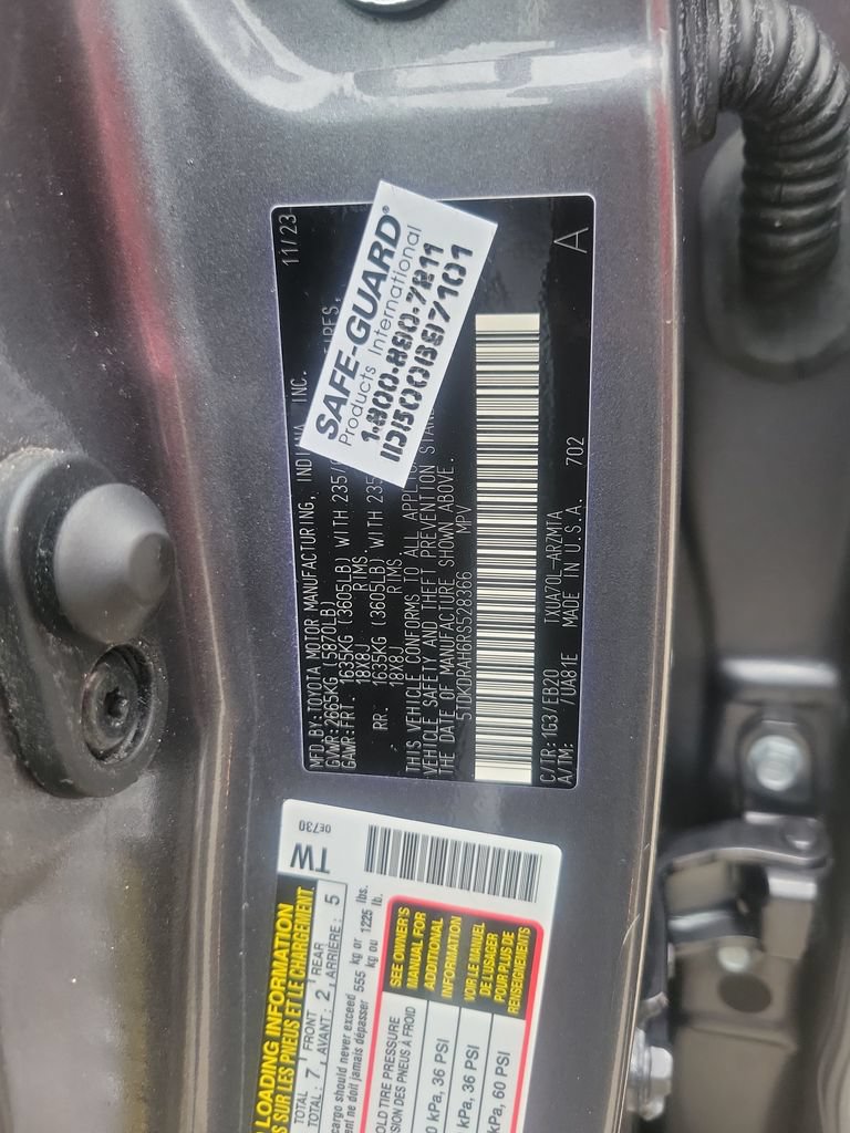 Certified 2024 Toyota Highlander XLE FWD image 43