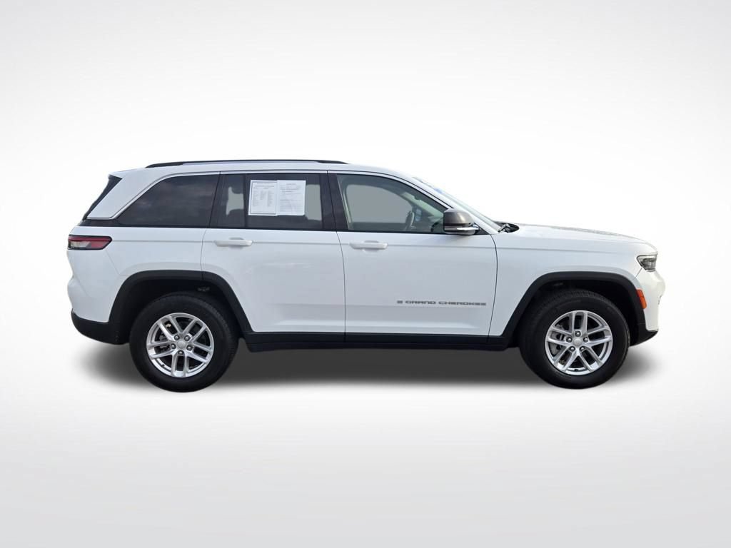 Used 2023 Jeep Grand Cherokee Limited AWD/4WD image 2