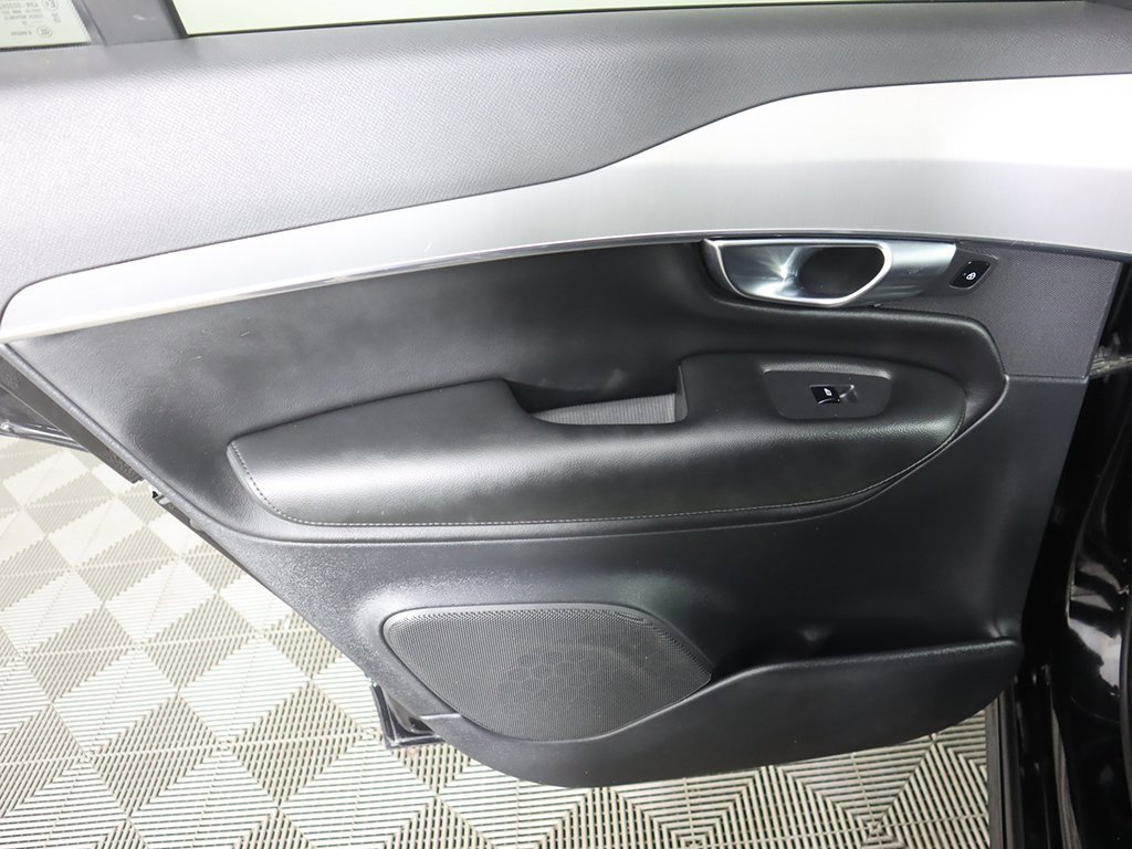 Used 2022 Volvo XC90 T5 Momentum w/ Climate Package image 23