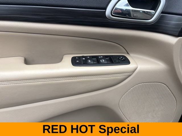Used 2022 Jeep Grand Cherokee Laredo E w/ Security & Convenience Group AWD/4WD image 13