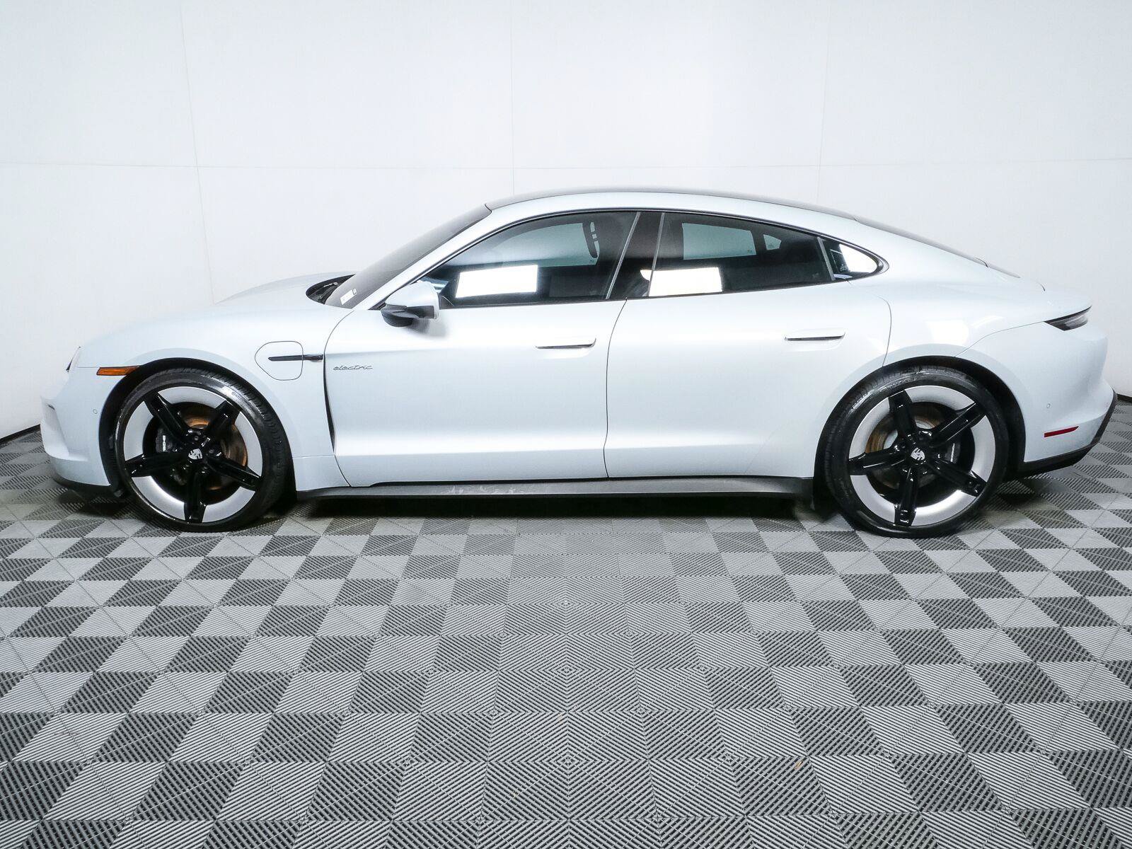 Certified 2025 Porsche Taycan AWD/4WD image 2