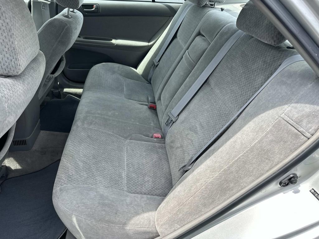 Used 2004 Toyota Camry LE FWD image 11