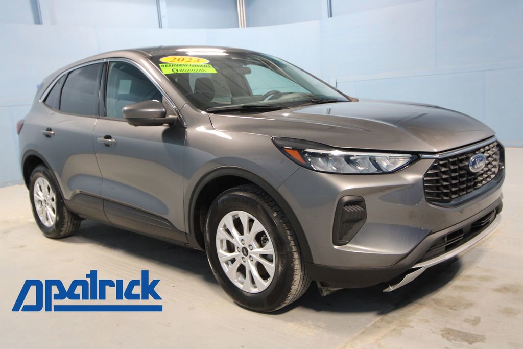 Used 2023 Ford Escape Active w/ Tech Pack #2 AWD/4WD image 1
