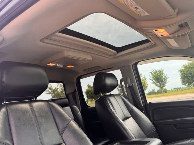 Used 2010 Chevrolet Silverado 1500 LTZ w/ Convenience Package AWD/4WD image 26