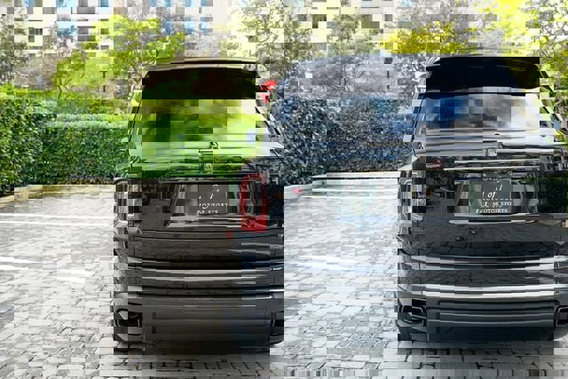 Used 2020 Rolls-Royce Cullinan Black Badge image 22