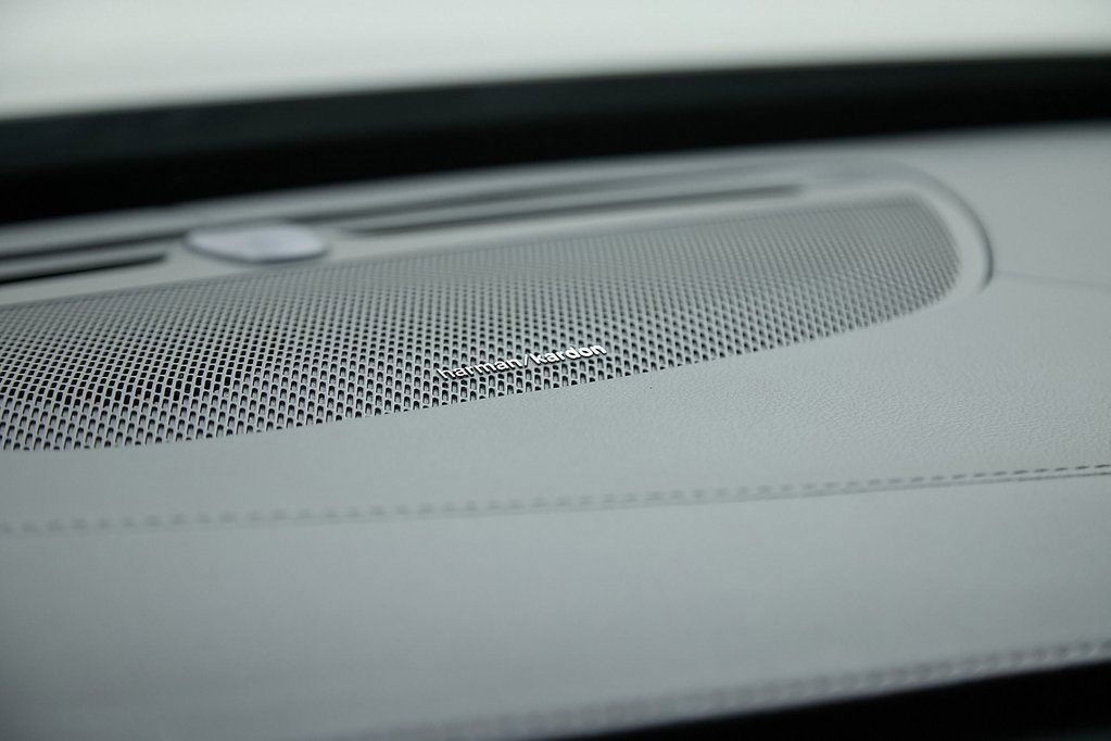 Certified 2023 Volvo XC90 B6 Ultimate w/ Protection Package Premier image 14