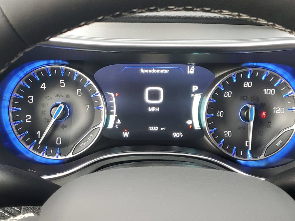 Used 2026 Chrysler Pacifica Limited w/ S Appearance Package FWD image 29