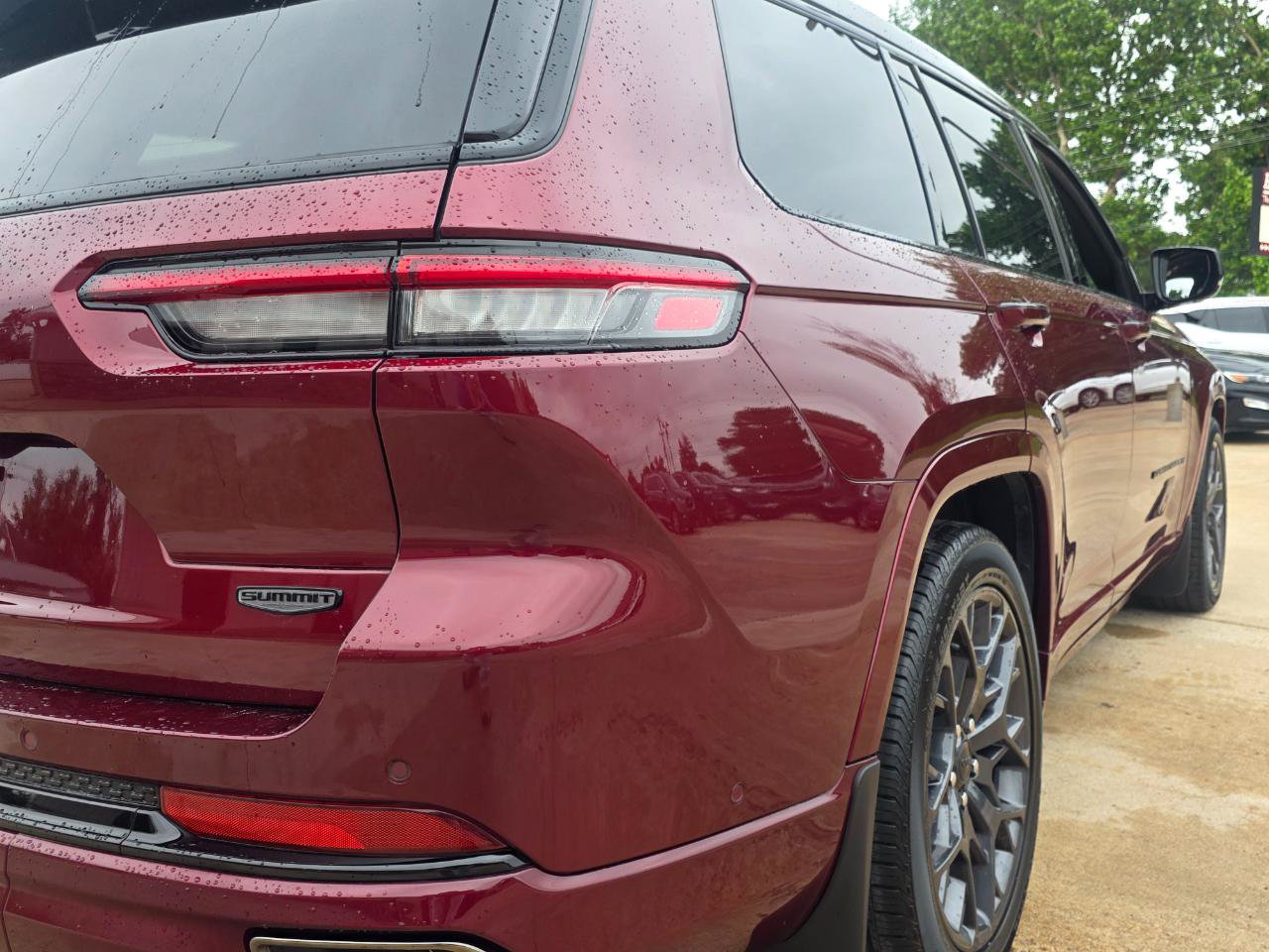 Used 2025 Jeep Grand Cherokee L Summit w/ Advanced Protech Group IV AWD/4WD image 25