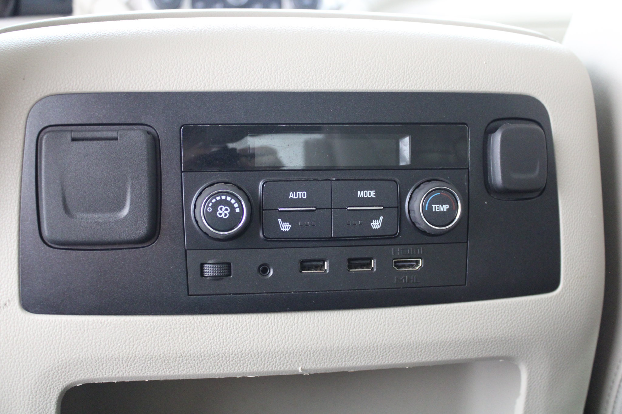 Used 2019 GMC Yukon Denali w/ Denali Ultimate Package AWD/4WD image 17