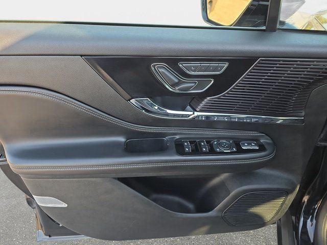 Used 2022 Lincoln Corsair AWD w/ Premium Package image 26